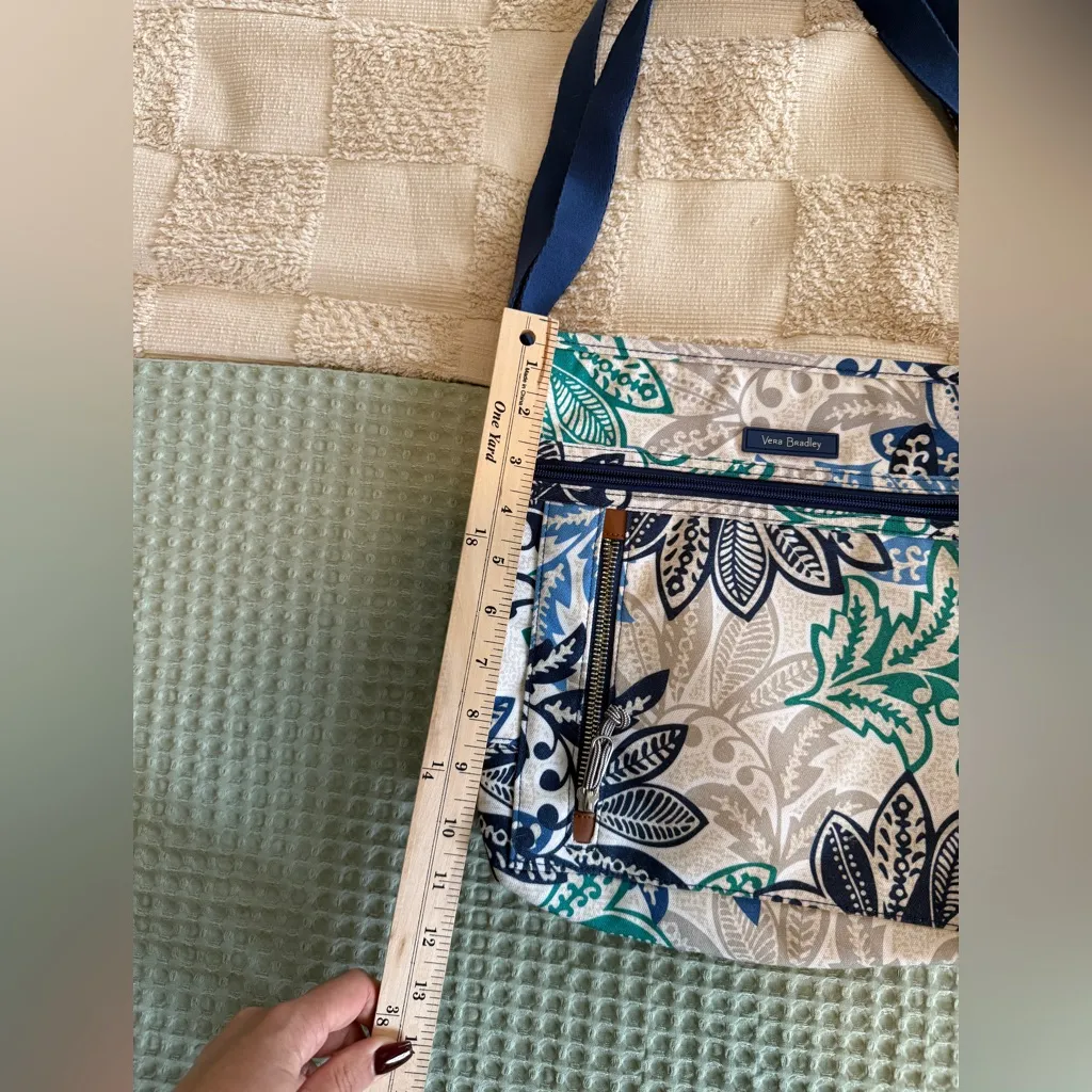 Vera Bradley crossbody purse (pattern: Santiago) - Image 3