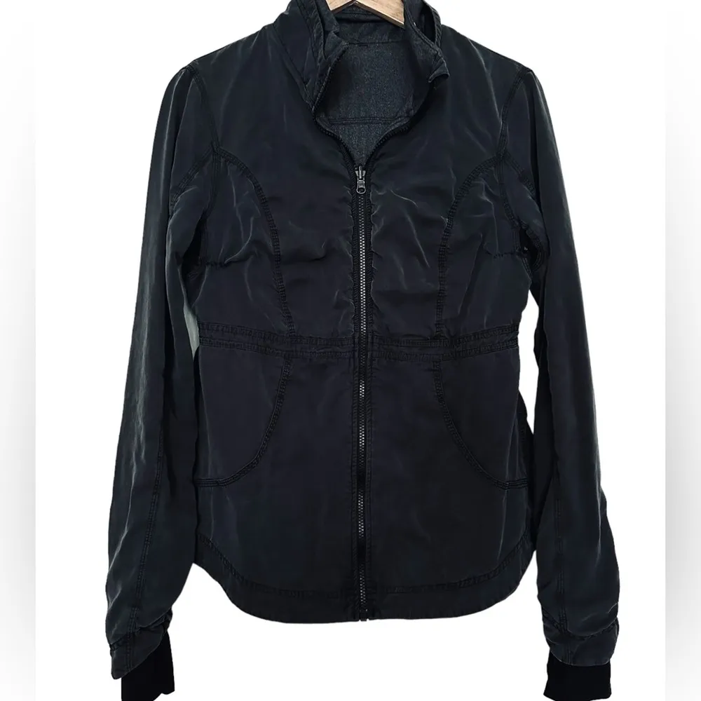 Lululemon Inner Peace Reversible Athletic Jacket Size 6 Gray - Image 11