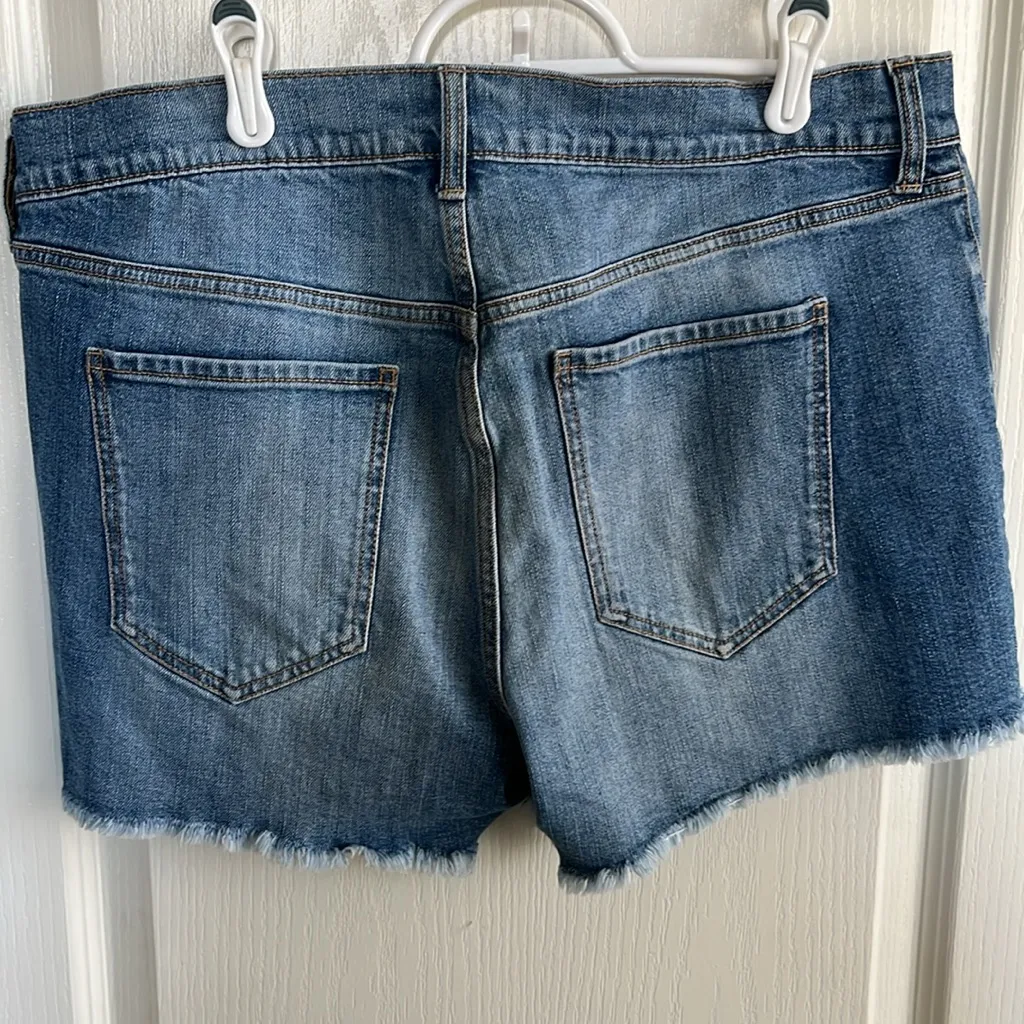 Old Navy Blue Jean Shorts with Distressed Look - Image 3