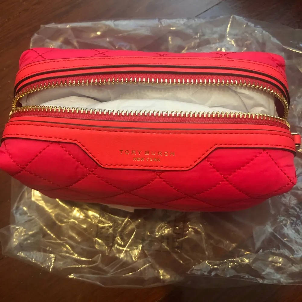 Tory Burch  Small Perry Quilted Nylon Cosmetics Case - Image 6