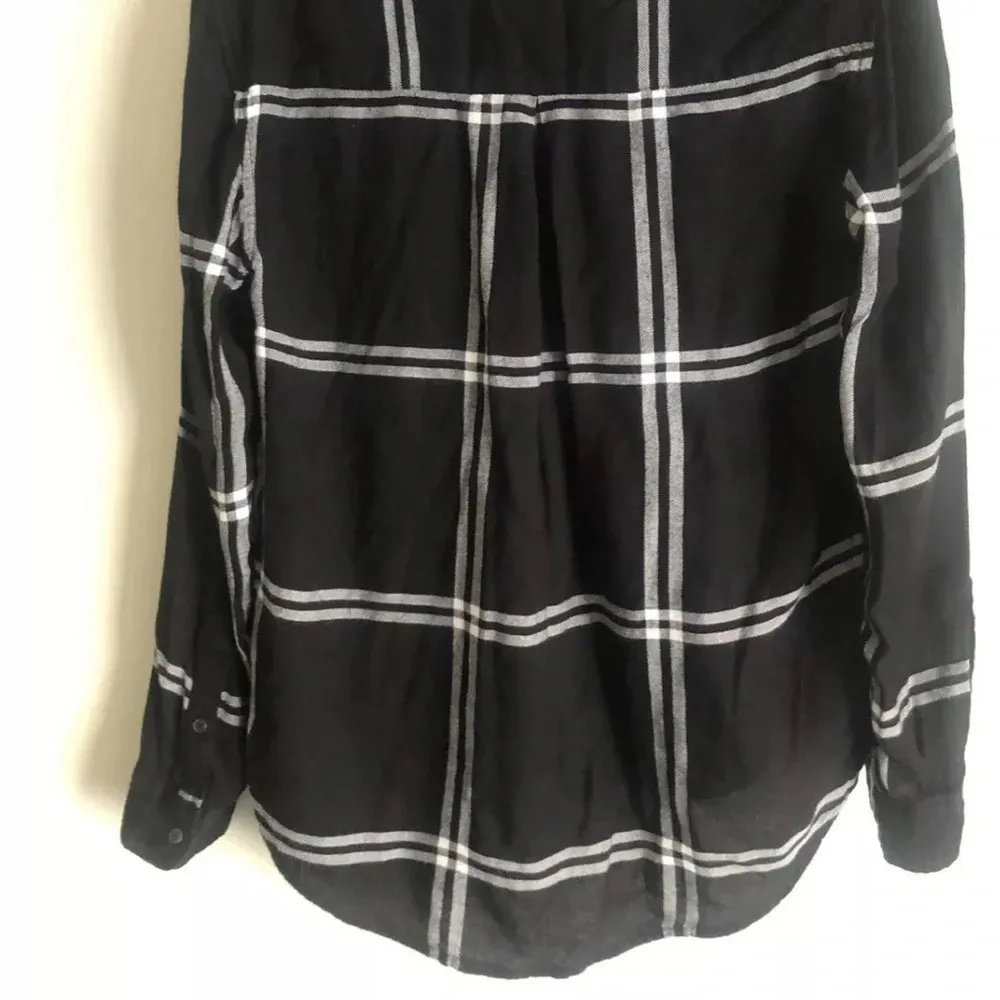 Lucky Brand women’s Plaid Long Sleeve Button Up Top Sz S - Image 2