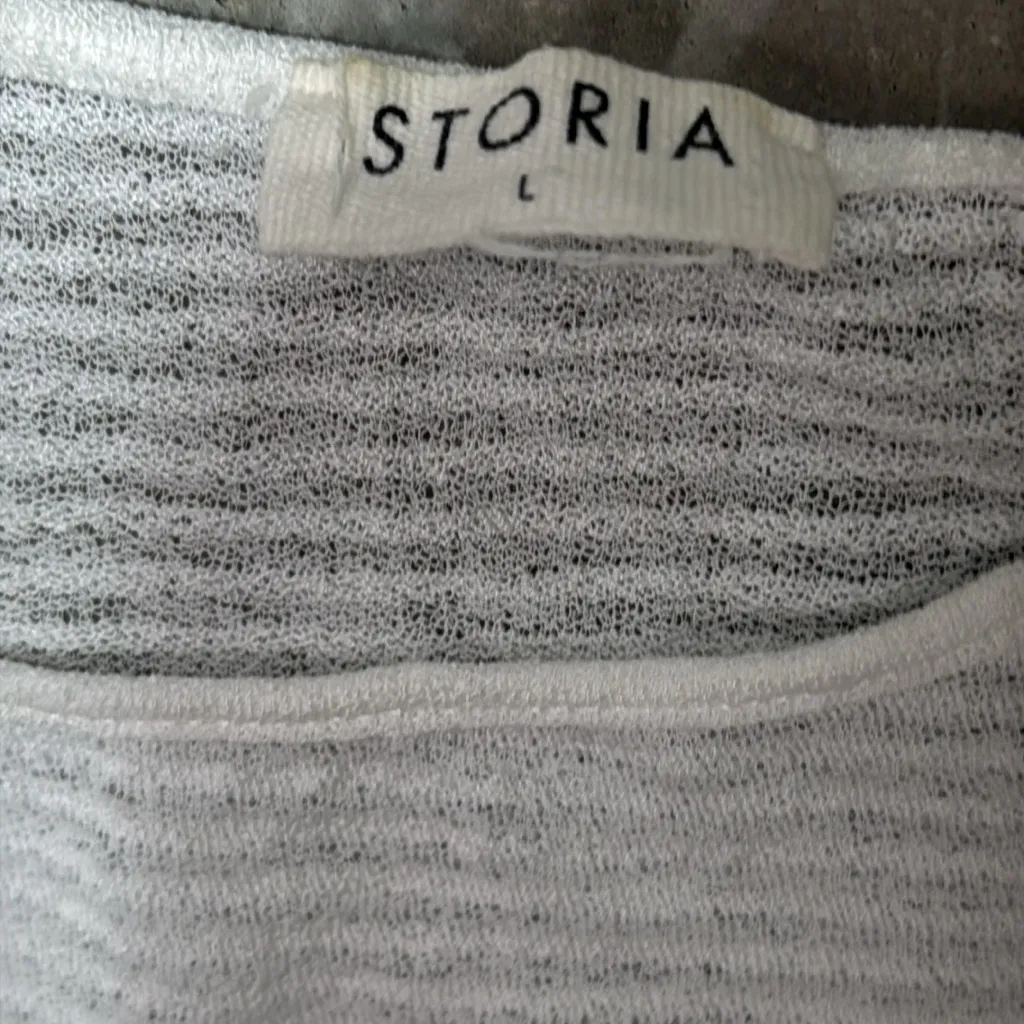 Storia White semi sheer  Textured Crop Blouse Sz L - Image 7