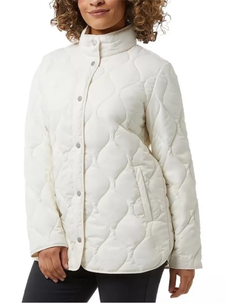 NWT Women's Quilted White Jacket. Snap closure. Lightweight, packable. Size L - Image 1