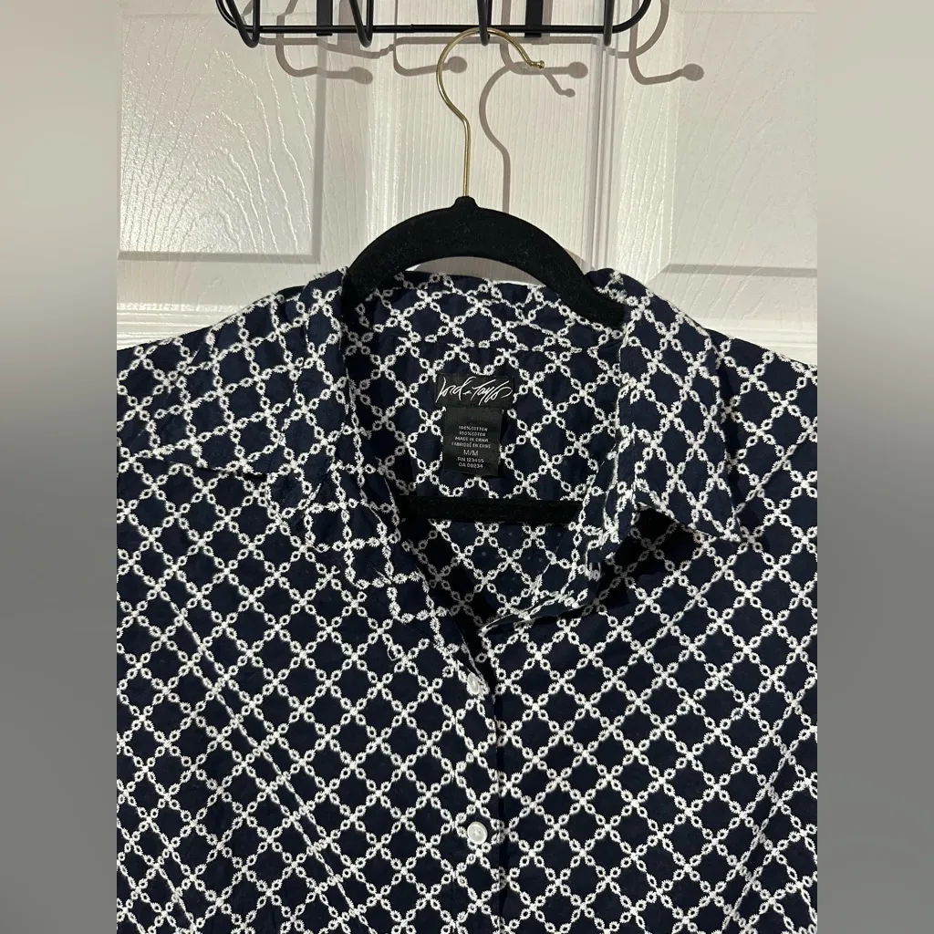 Lord + Taylor Navy and White Patterned Blouse Button Up M - Image 8