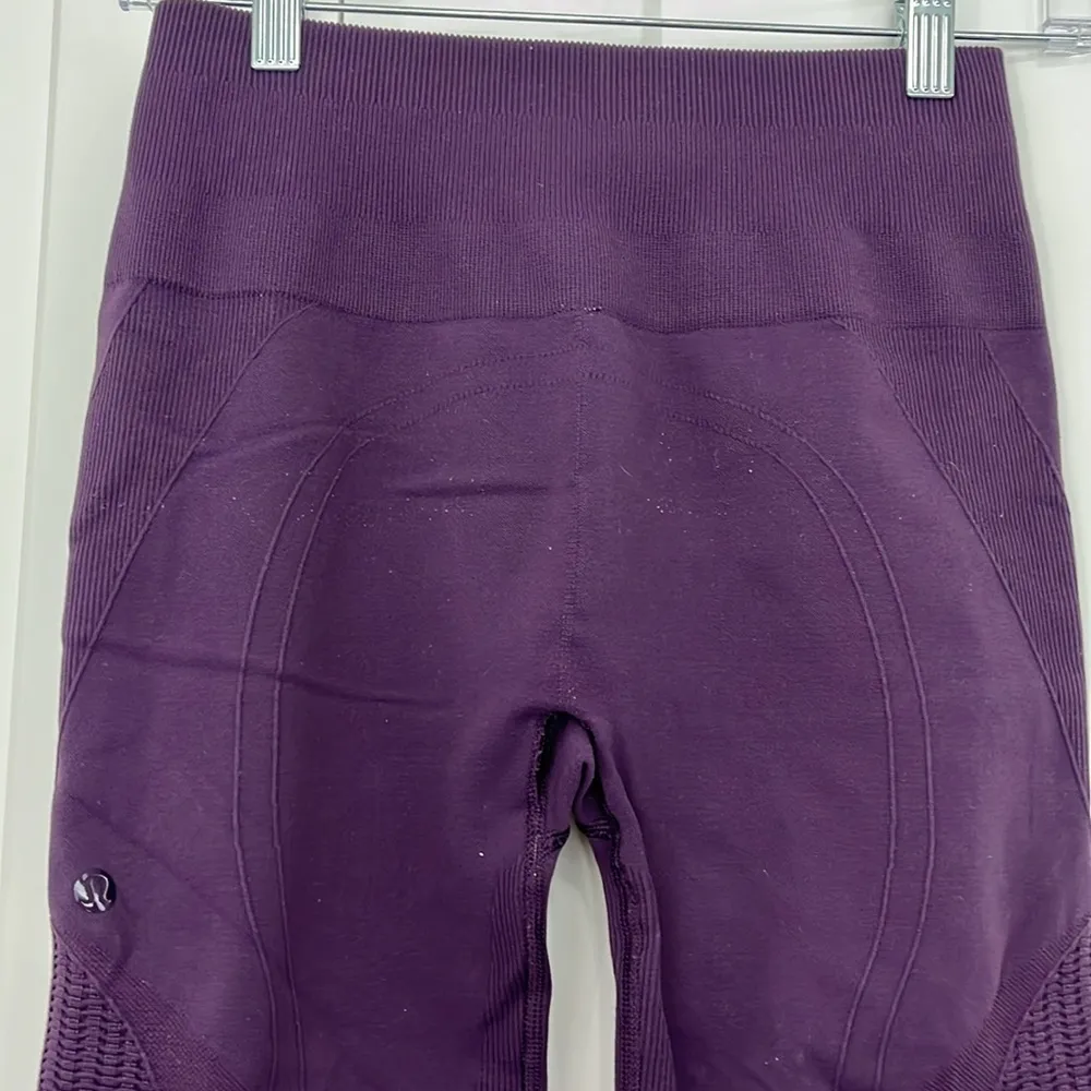 Lululemon Size 2 Purple Flow and Go Crop Athletic Yoga Leggings - Image 10