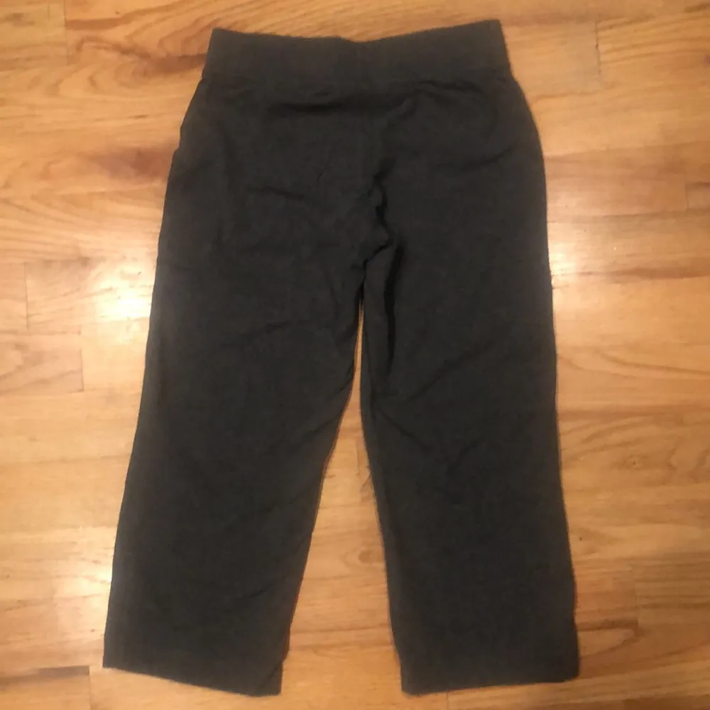 Lands End Gray Starfish Crop Pants in Small - Image 57