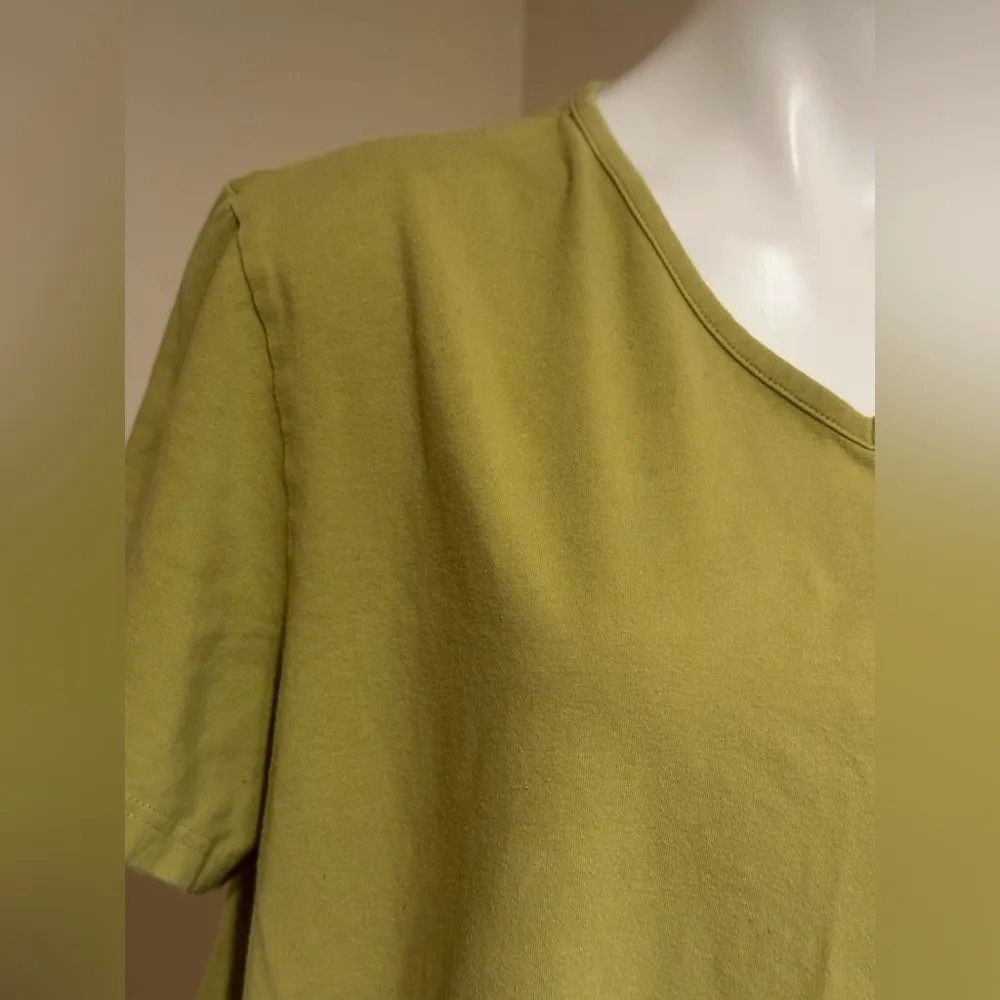 Susan Graver Light Green White Floral Embroidered Short Sleeve T-Shirt Sz. 2X. - Image 5