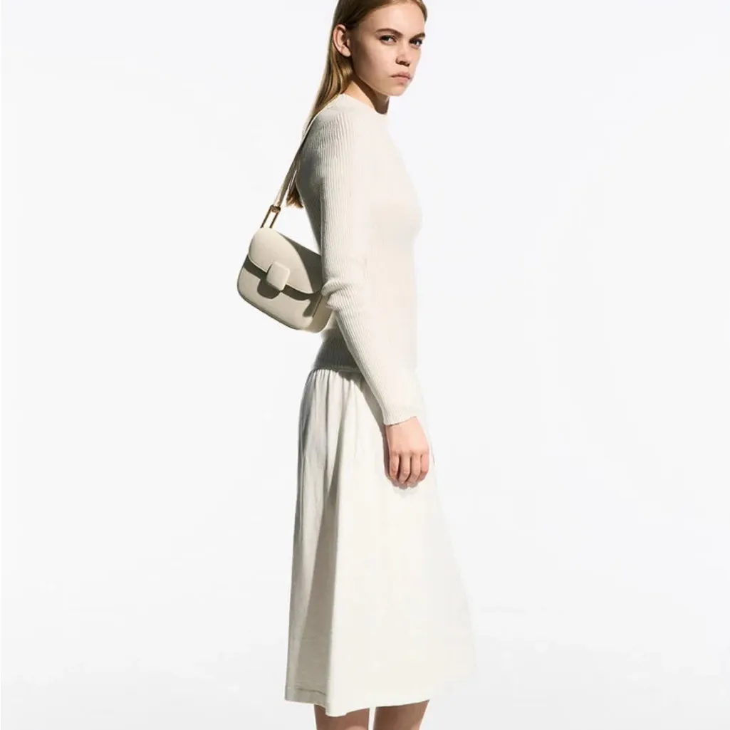 CHARLES & KEITH Koa Square Push-Lock Shoulder Bag - Image 8