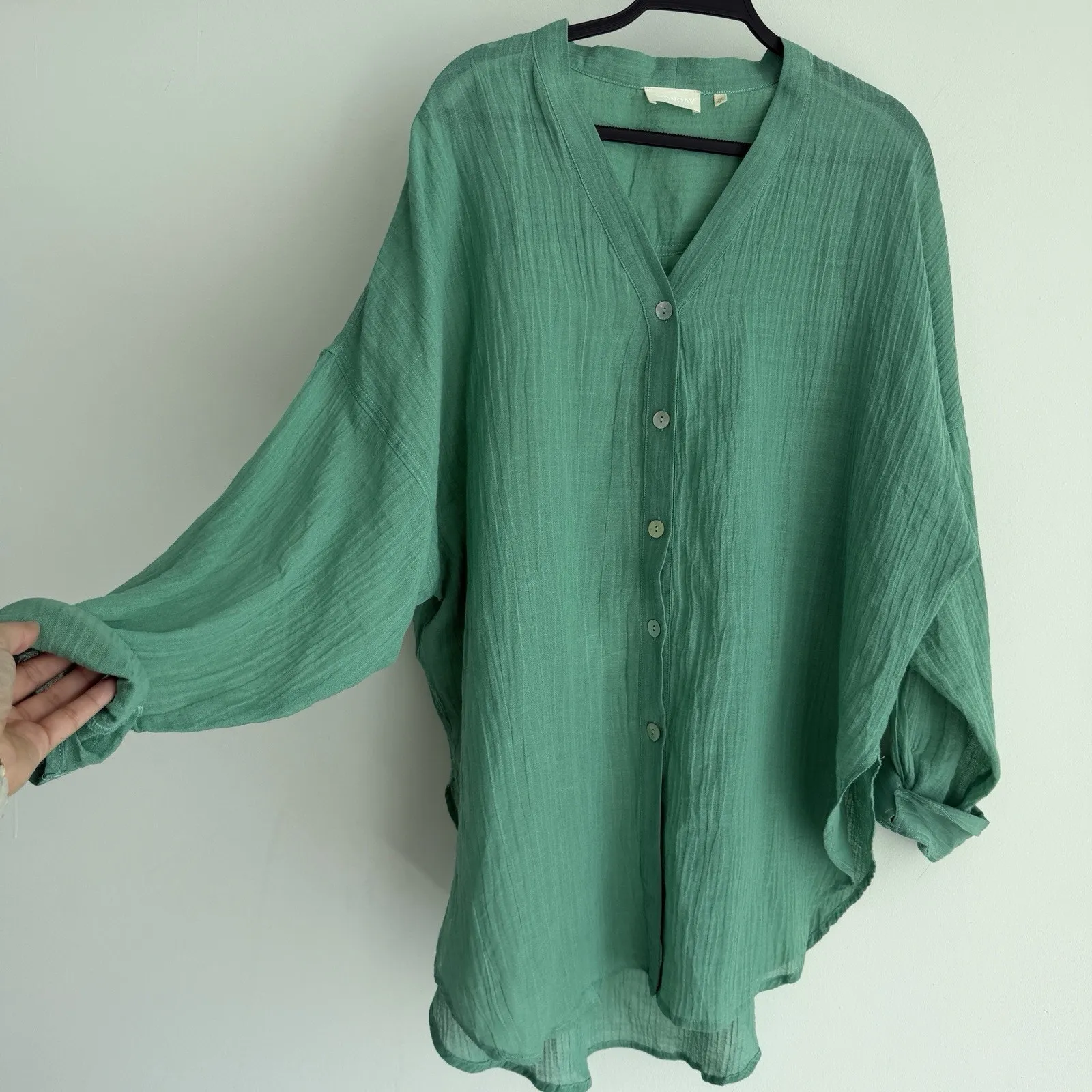 Monday Swimwear Barcelona Tunic Small Green Crinkle 100% Linen Button Up Shirt - Image 5