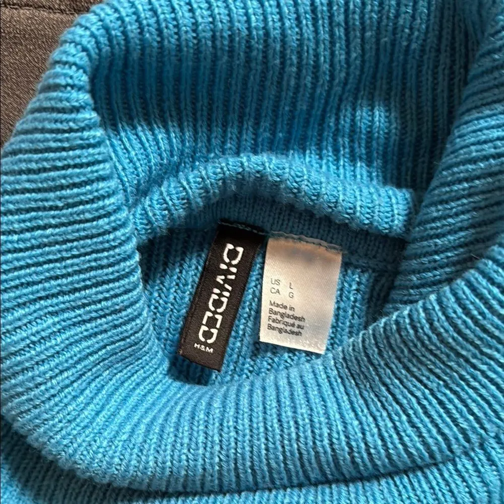 Divided Blue Turtleneck Sweater.  Cropped. Size Large. - Image 4