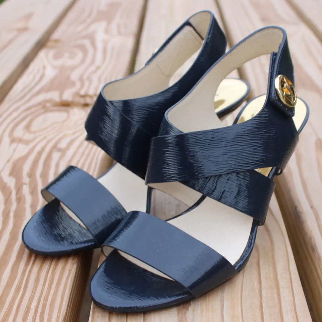 Michael Kors Joeselle Nevy Blue Open Toe Patent Leather Sandals Sz 7 - Image 2