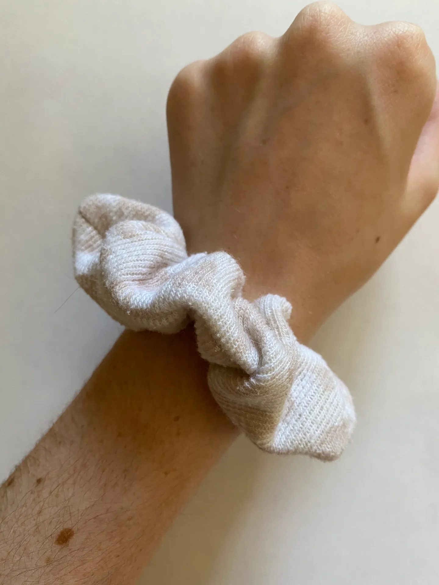 tan leopard print scrunchie - Image 2