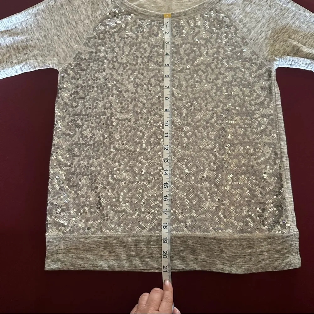 ❤️GAP grey pullover sweatshirt Silver sequin front M CLEARANCE - Image 9