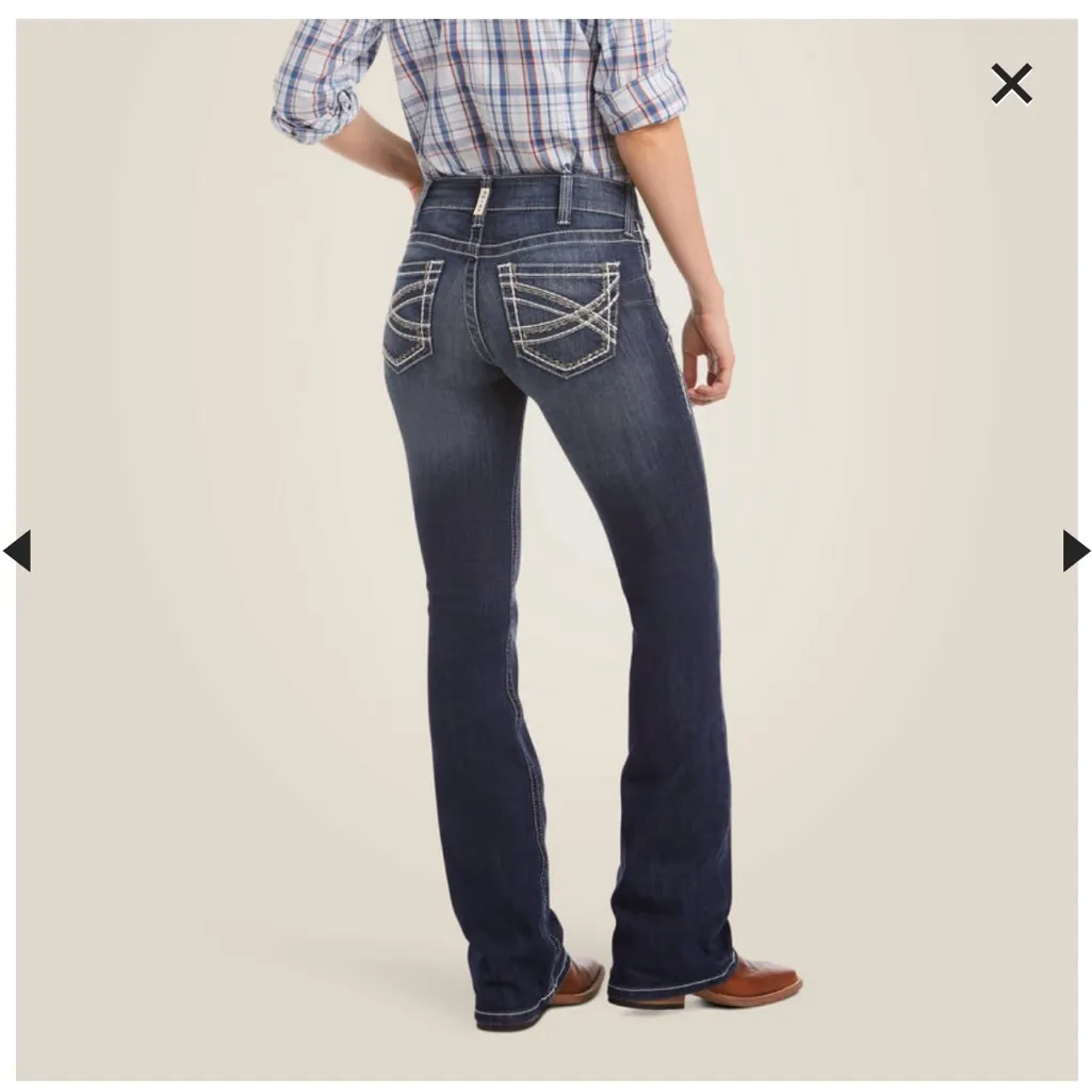 Ariat Blue Flare Wide Leg Jeans with Vintage Appeal - Image 2