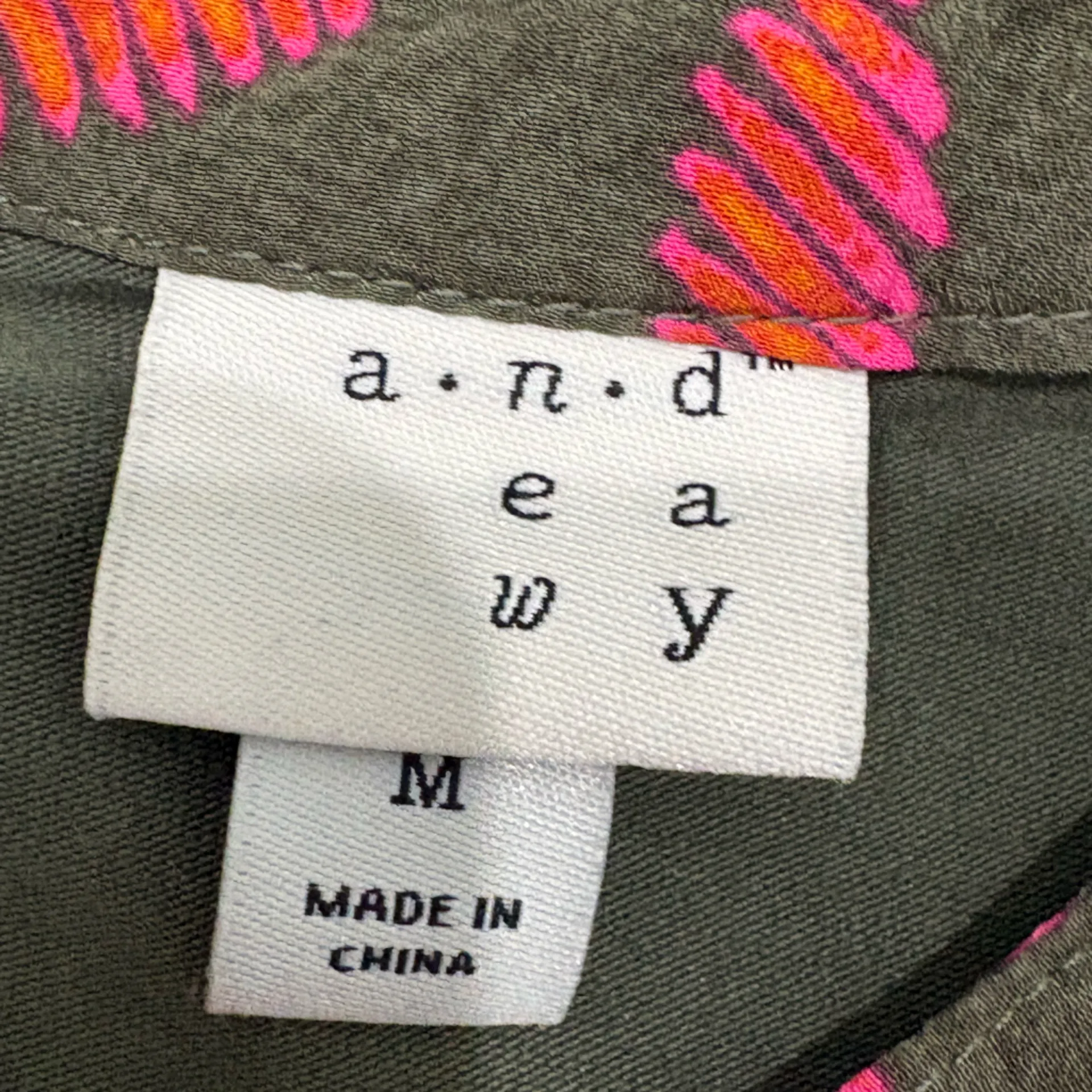 Sleeveless Olive and Red Patterned Top Size M - Image 6