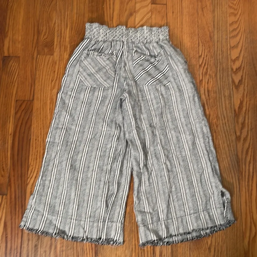 Democracy Pull on High Rise Wide Leg Cropped Linen Blend Pants‎ Size M - Image 2