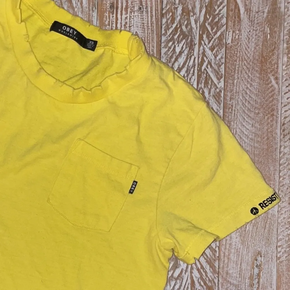 👩🏼‍🎤💛Obey Distressed Crop T-shirt👩🏼‍🎤💛~xs - Image 3