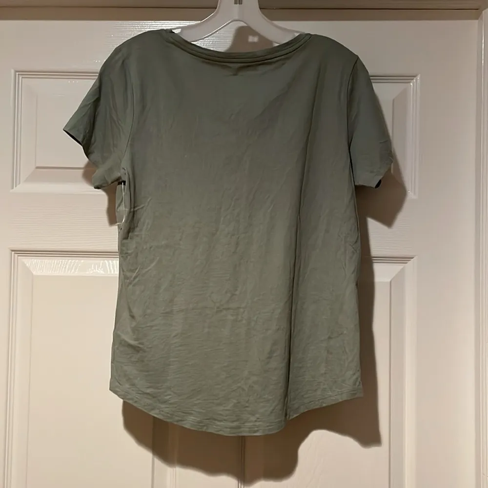 Joie v-neck Tshirt - Image 3