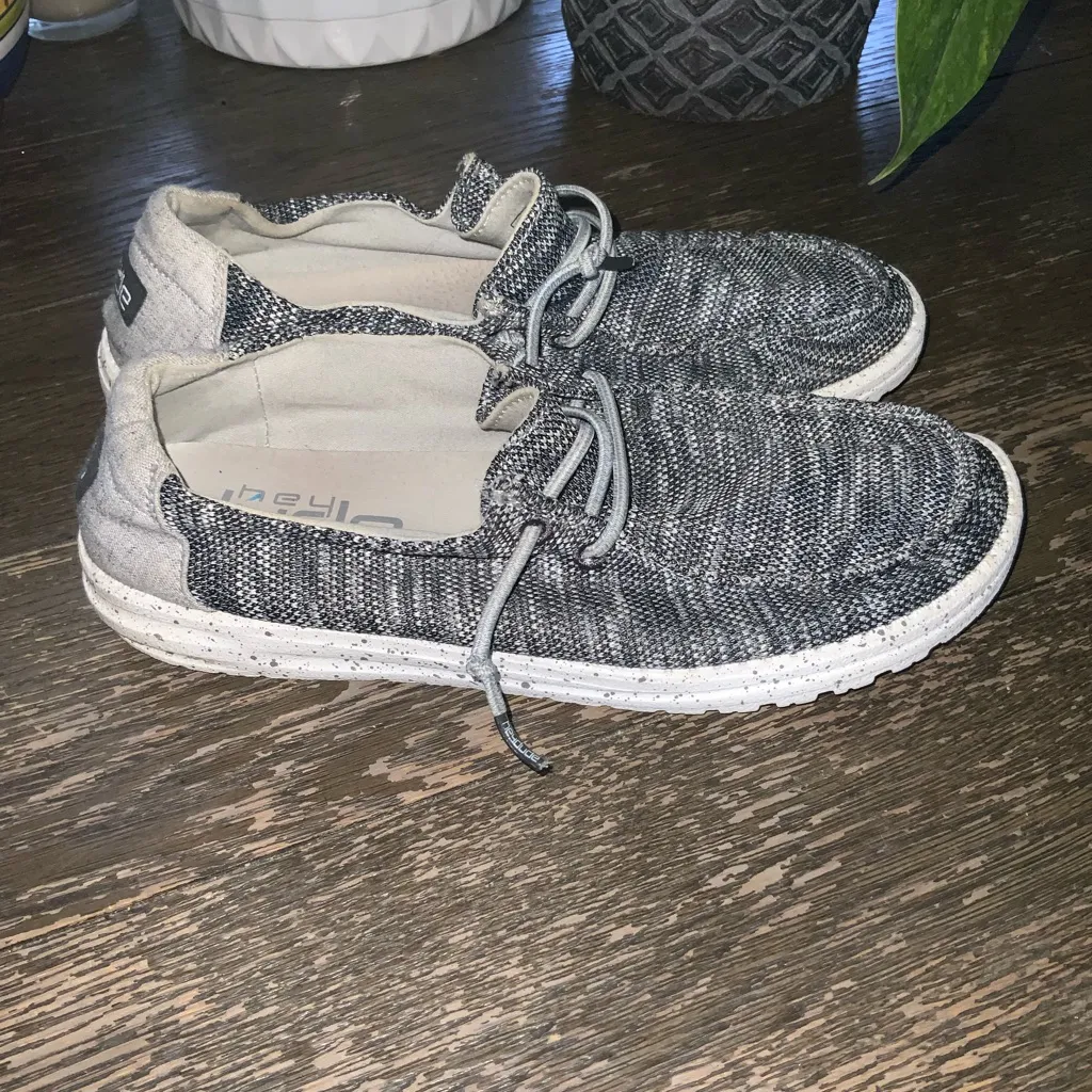 Hey Dude Women’s Wendy Box Dark Gray Slip On Shoes Size 9 - Image 4