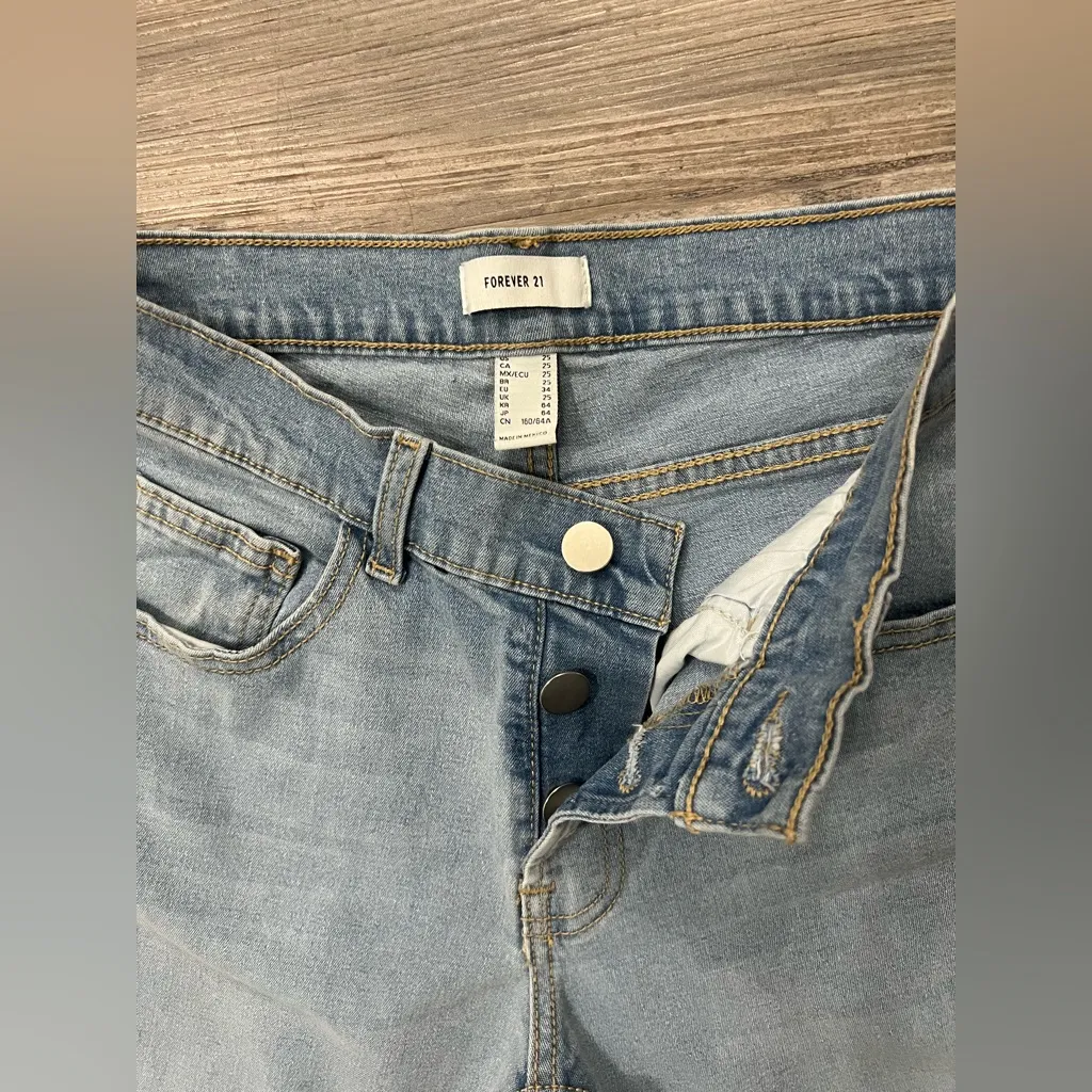 Forever 21 Sky Blue Denim jeans size 25 - Image 2