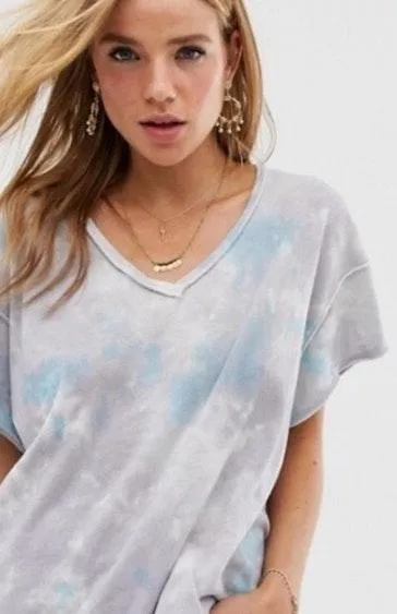 All Mine Tie Dye Tee Shirt V-Neck Women's Size Small NWT New - Image 4