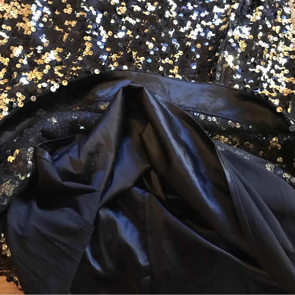 Gold And Black Sequin Party Dress Cap Sleeves size M - Image 11