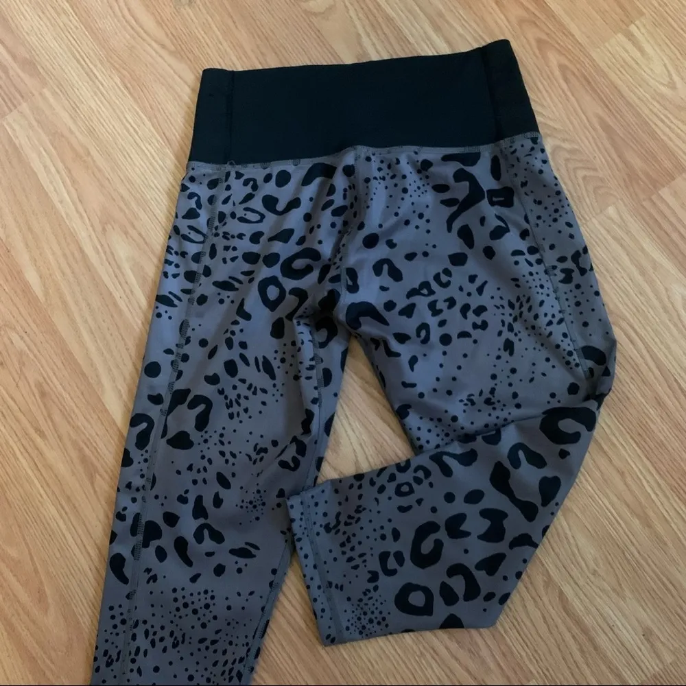 Adidas 'Climalite Capri Pants Black Gray Waistband Womens Size S Small Cheetah - Image 8