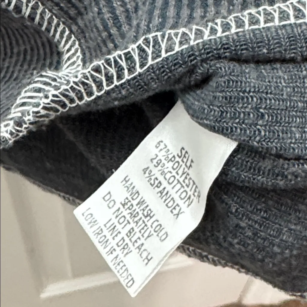 PROMESA Grey Wind Down Exposed-Seam Cropped Rib-Knit Top - Image 7