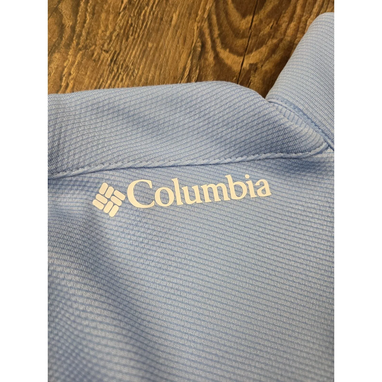 Columbia Shotgun Light Blue University of Southern Indiana 1/4 Zip Women's Small - Image 3