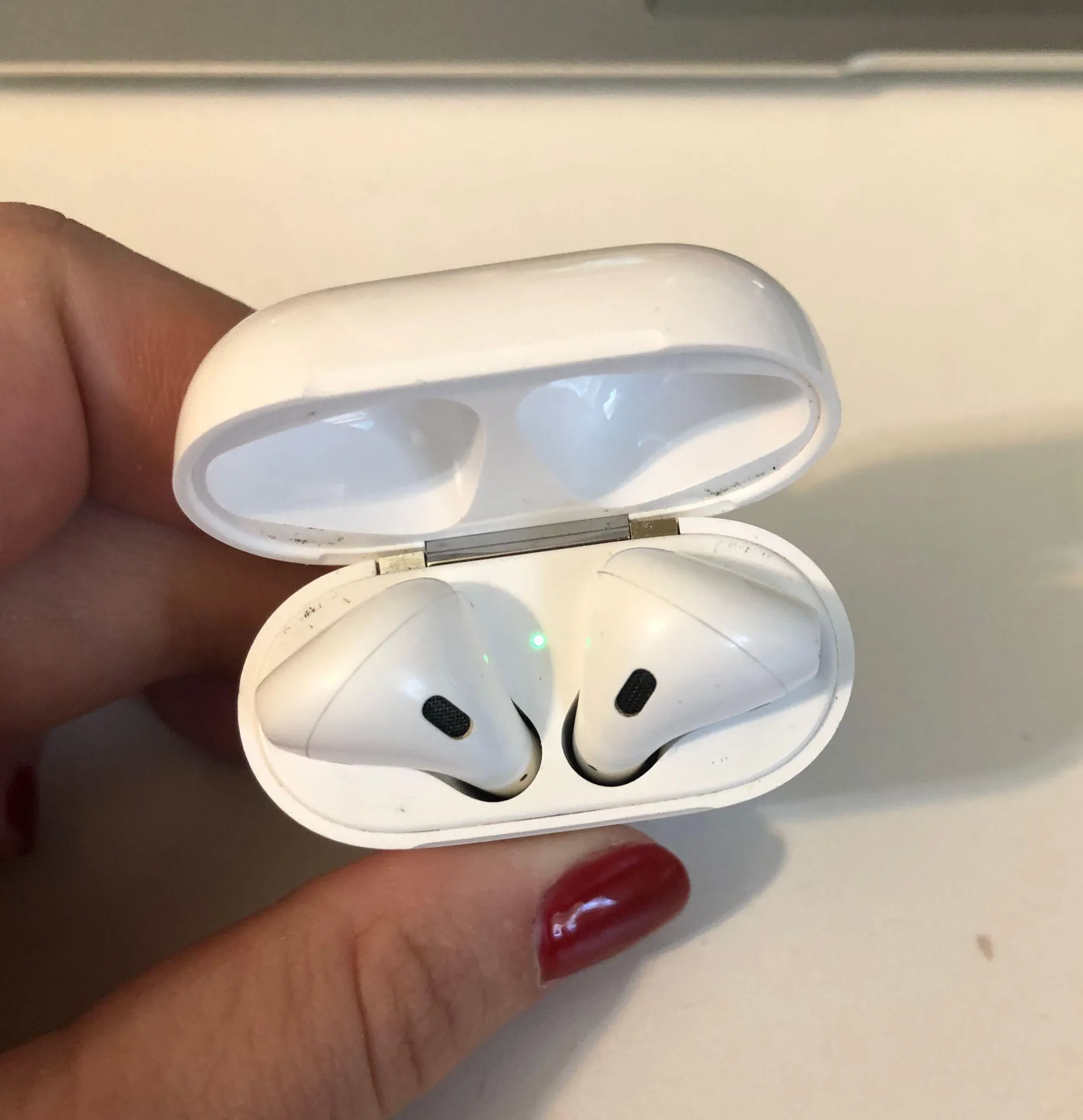 Apple AirPods - Image 3