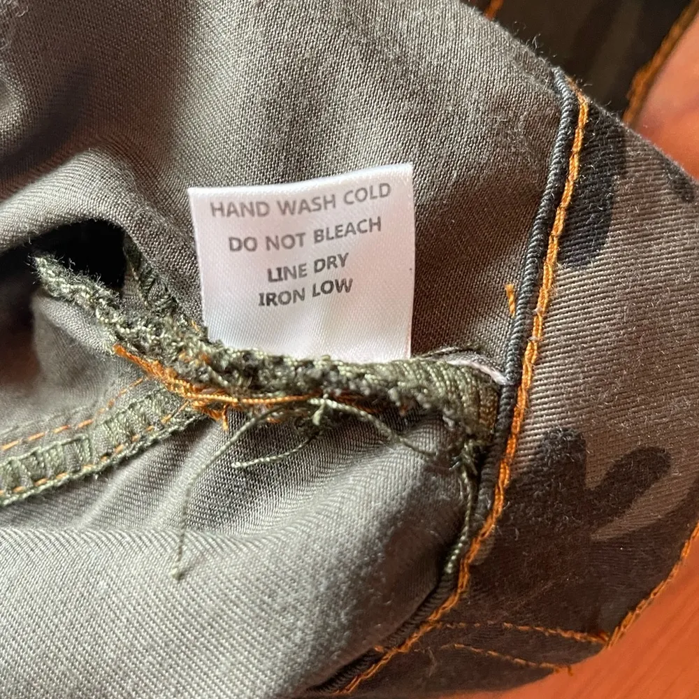 Essue  studded cropped camo jacket Size S - Image 12