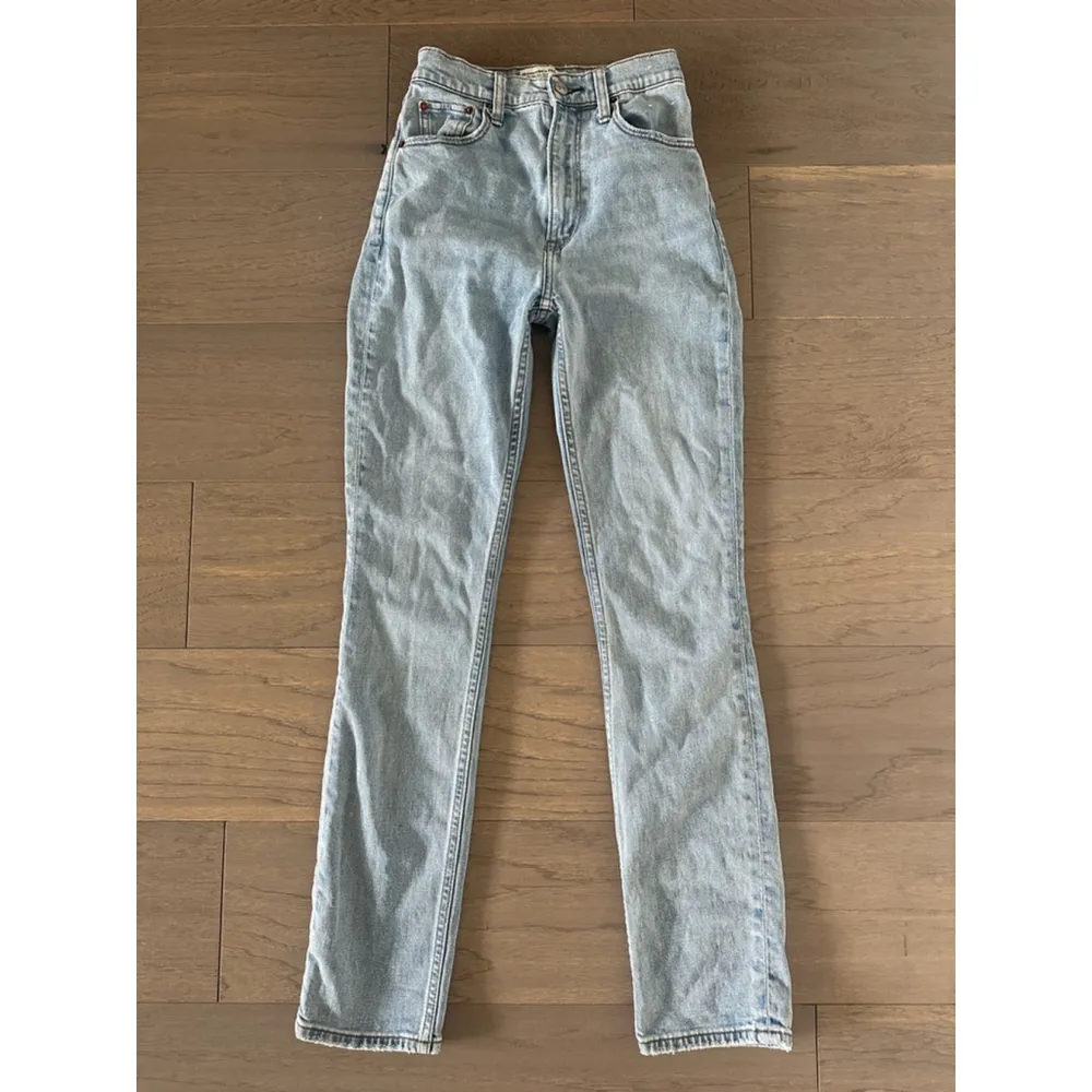 Abercrombie & Fitch 90s Slim Straight Ultra High Rise Jean - Image 3