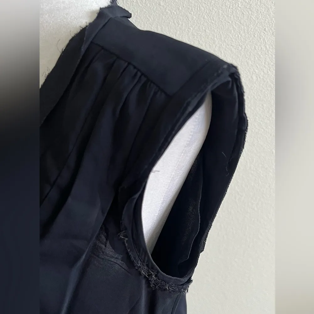 Claudie Pierlot Sleeveless V - Image 5