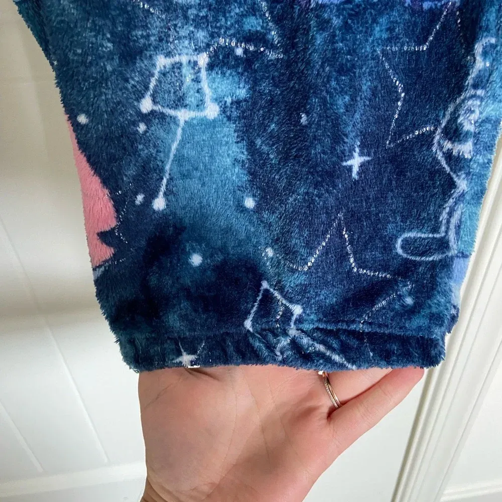 Disney women’s plush Stitch theme‎ patterned pajama pants — size 3X - Image 4