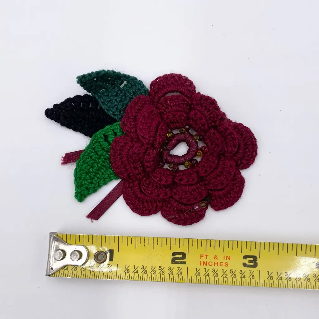 Vintage Handmade Crochet Knit Red Flower Pin Brooch Beaded Winter Holiday - Image 5