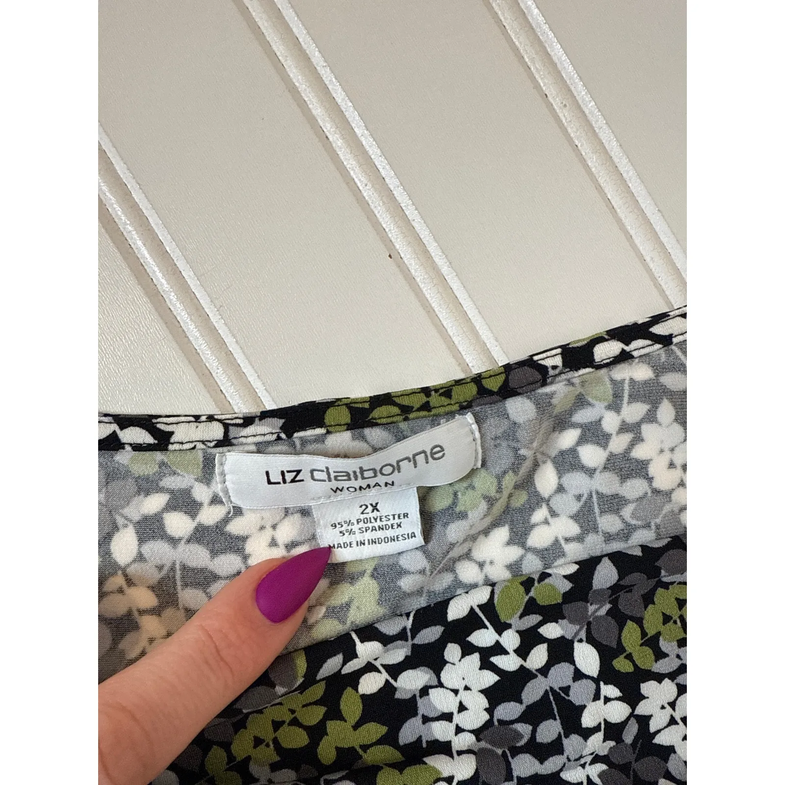 Liz Claiborne LOT OF 3 - Sleeveless & Short Sleeves Tee Shirt Bundle Size 2X - Image 4