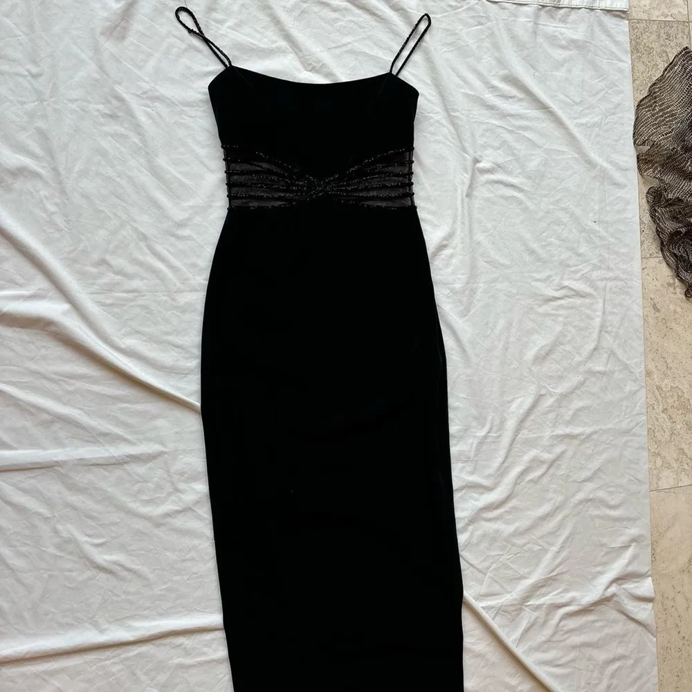 Vintage Black long dress with mesh panels and beaded sequin bead outline - Image 3