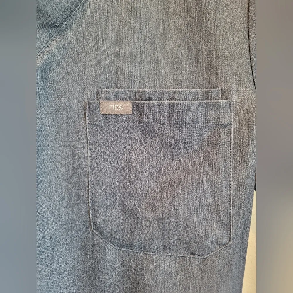 Figs Catarina One Pocket Scrub Top Size Small - Image 5