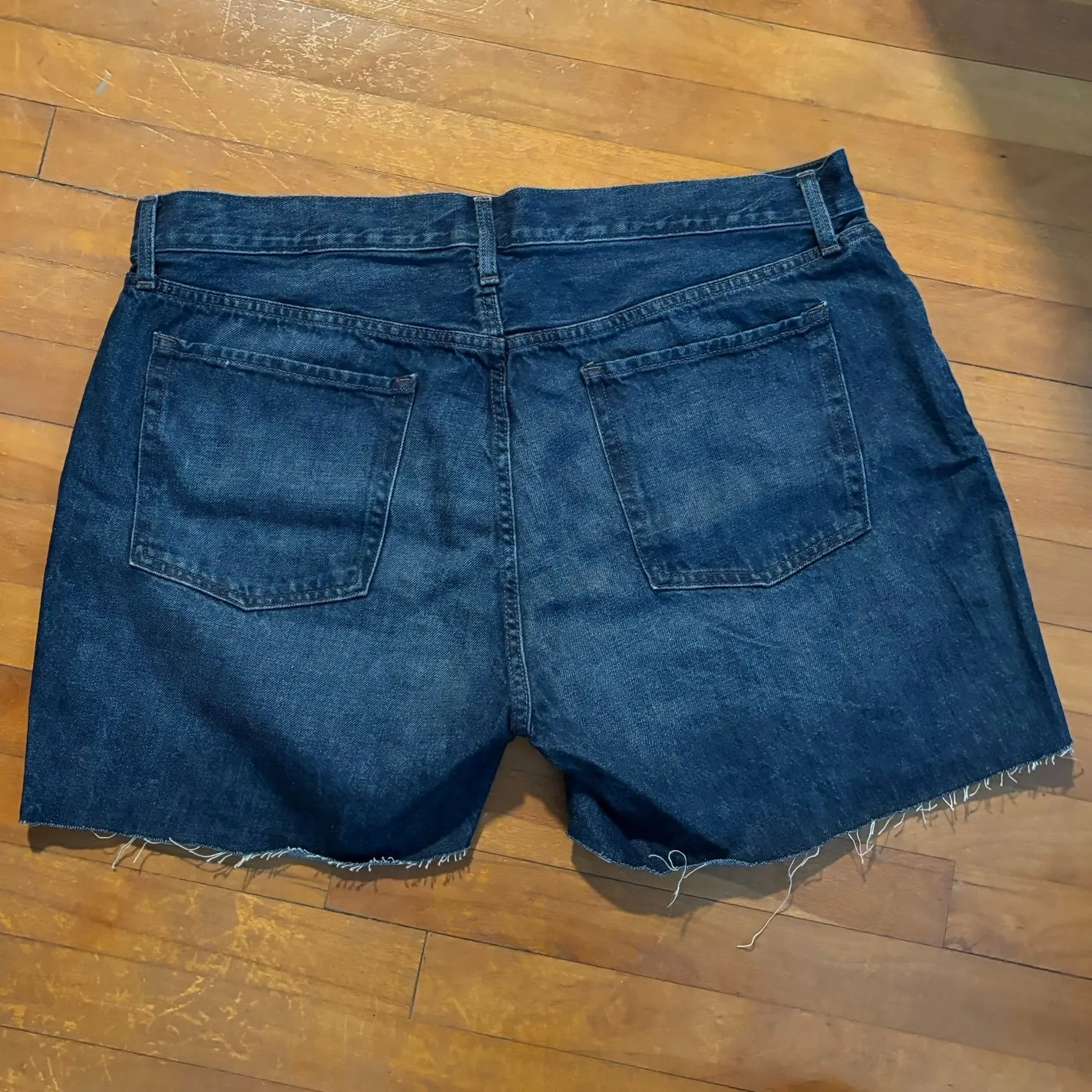 NEW Old Navy Plus Size 18 High Rise Slouchy Straight Denim Jean Shorts Raw Hem - Image 2