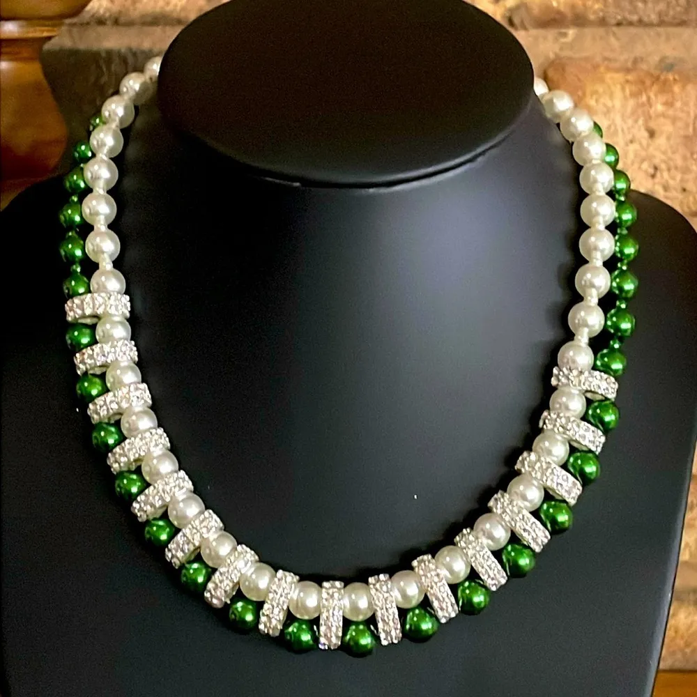 Vintage Silver toneFaux Green and White Pearl Necklace and Earrings set - Image 2