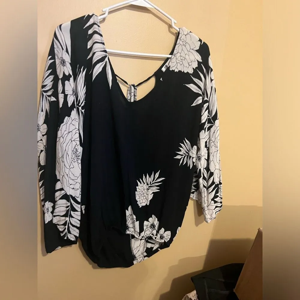 Billabong small boho floral blouse - Image 3