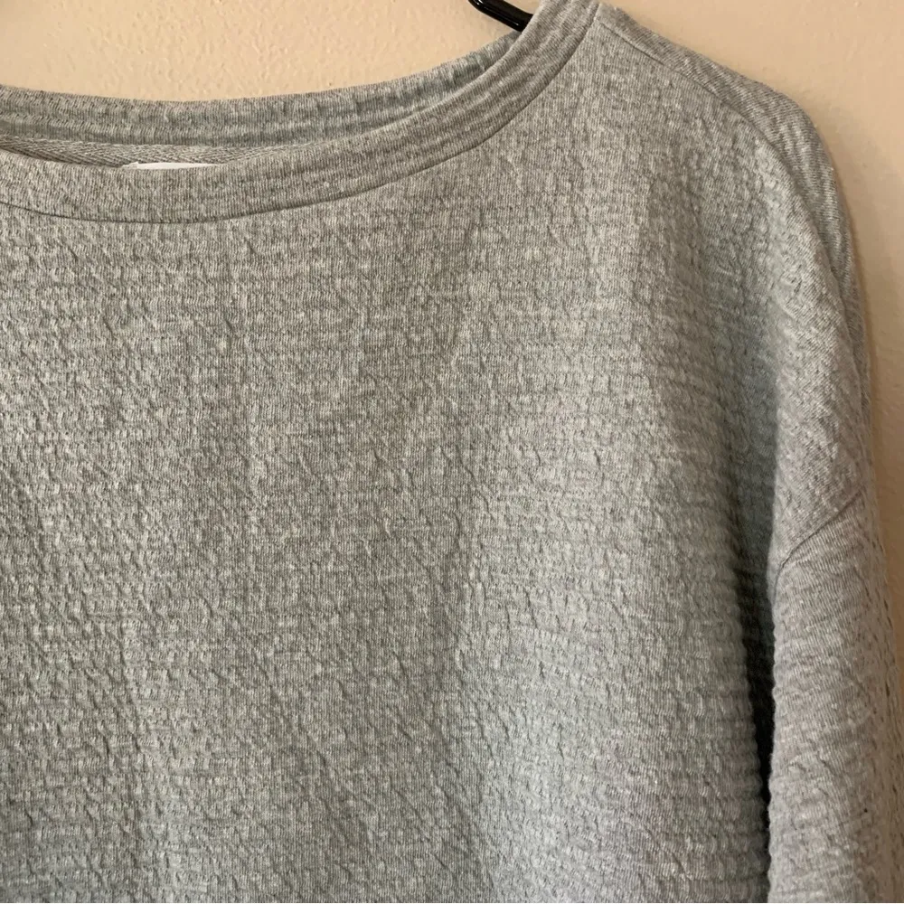 NWT  Long Sleeve Grey Pullover Sweater Size Medium - Image 5