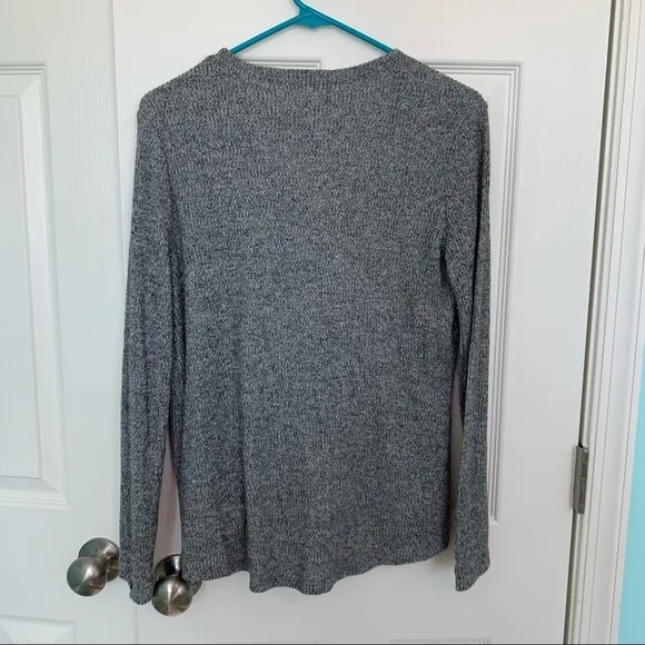 Olive & Oak‎ size medium gray wrap style sweater with zipper sleeve detail - Image 4