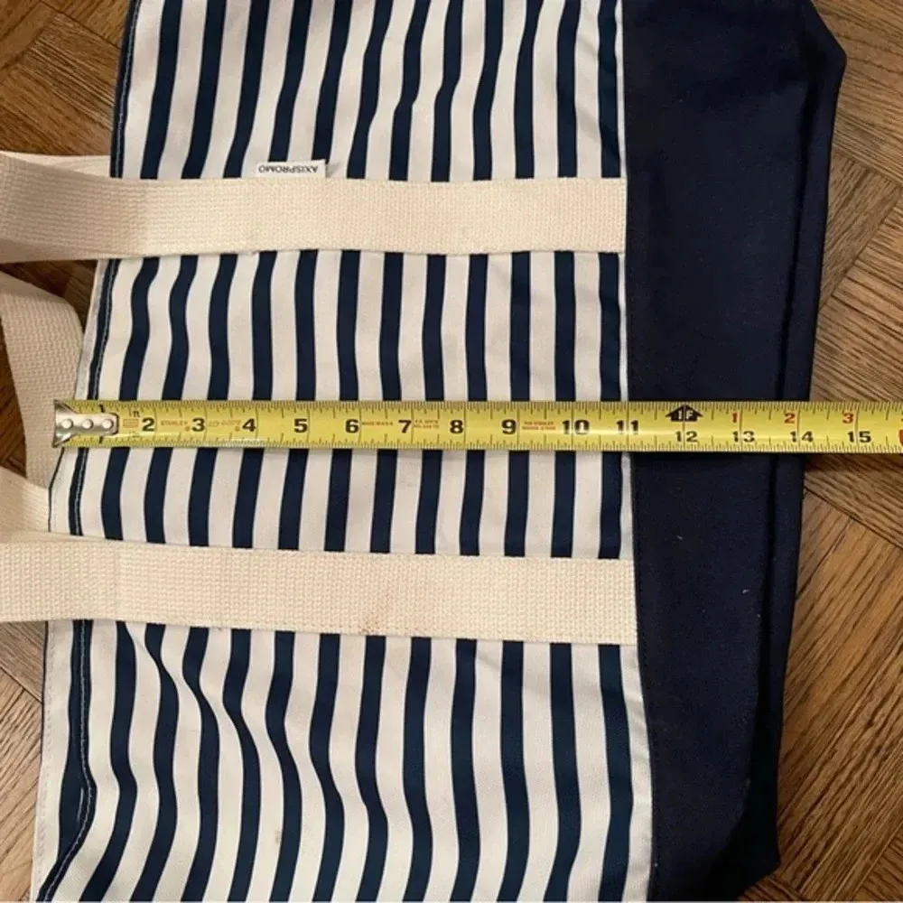 NWOT Beach Boat Tote Striped Bag Blue - Image 3