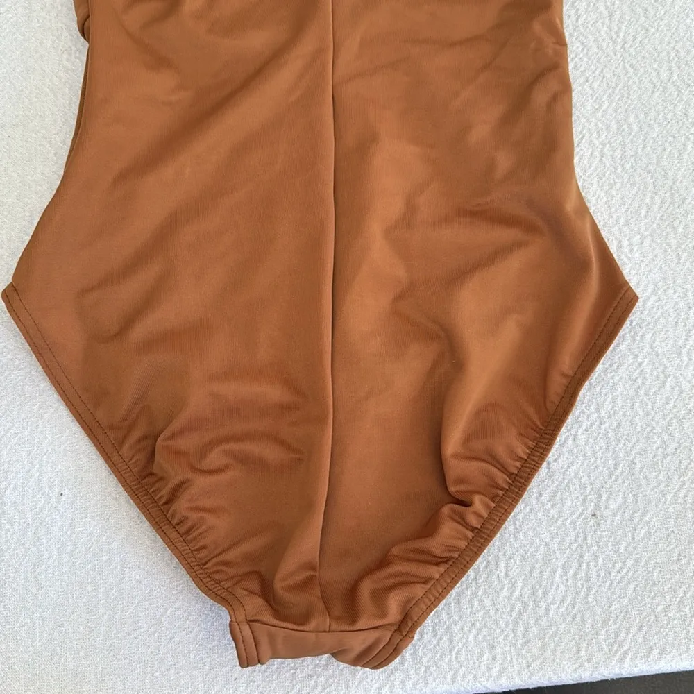 Miraclesuit
Network Azura One Piece Swimsuit, $178 - Image 11