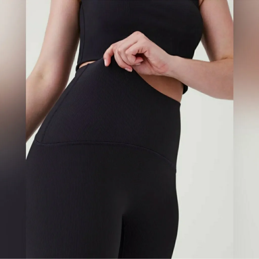Women’s Spanx Booty Boost Active Contour Ribbed 7/8 Leggings Black Size S - Image 4