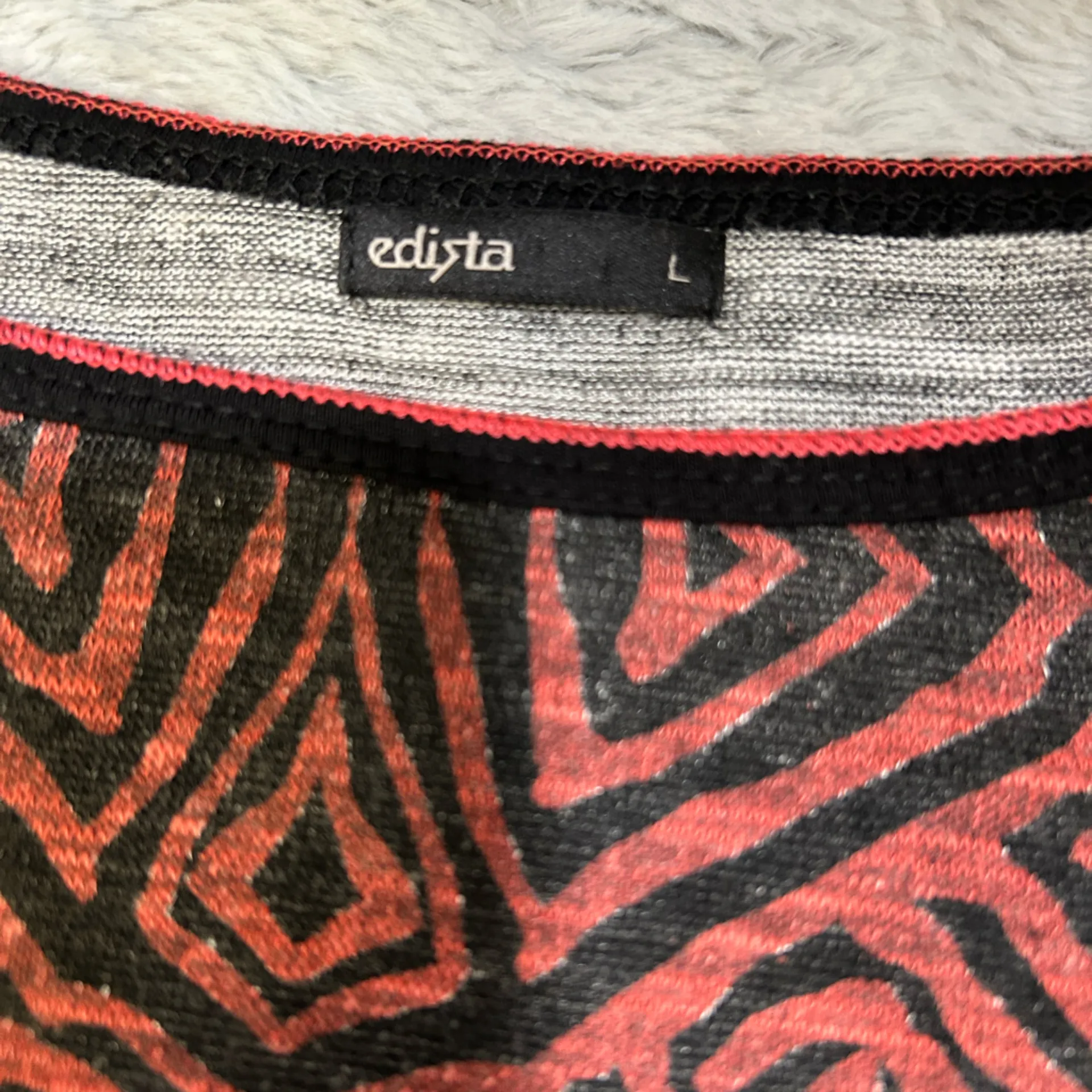 Elegant Gray and Red Patterned Long Sleeve Top Black Size L - Image 6