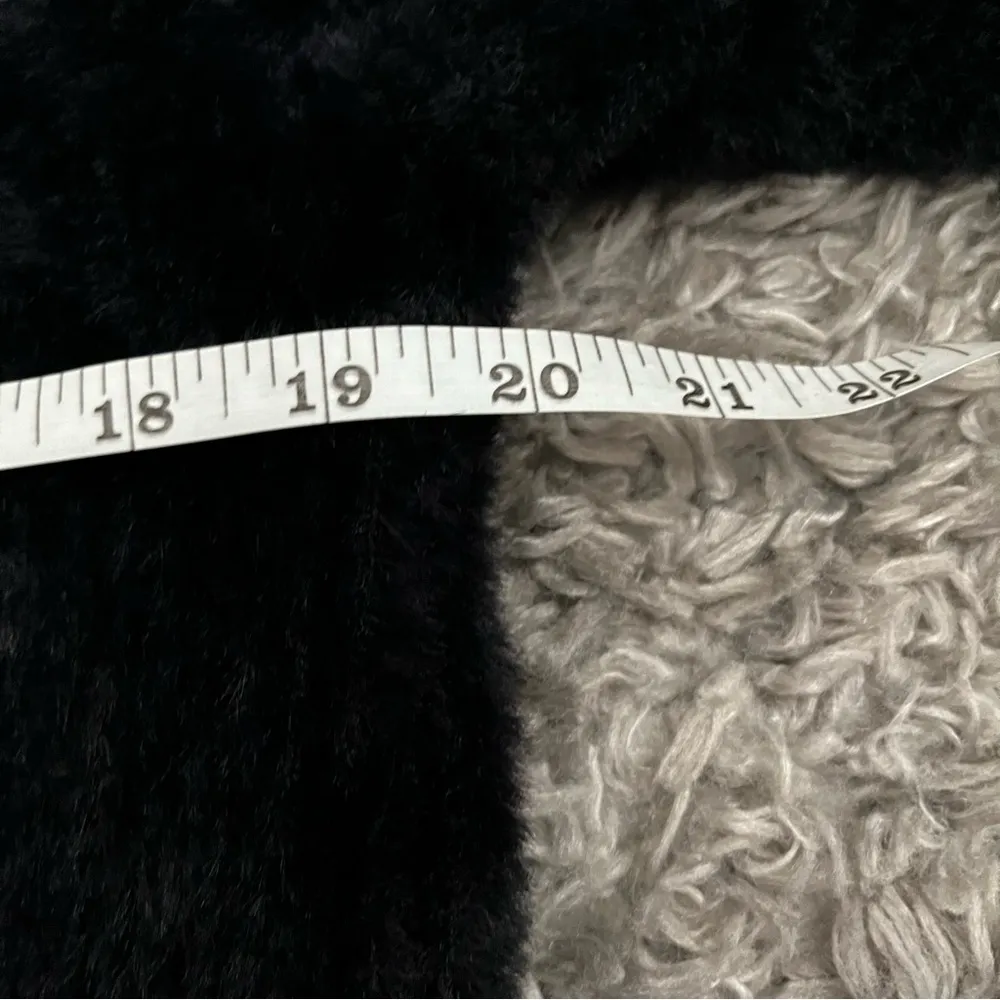 Abercrombie & Fitch black fuzzy sweater size xs - Image 3