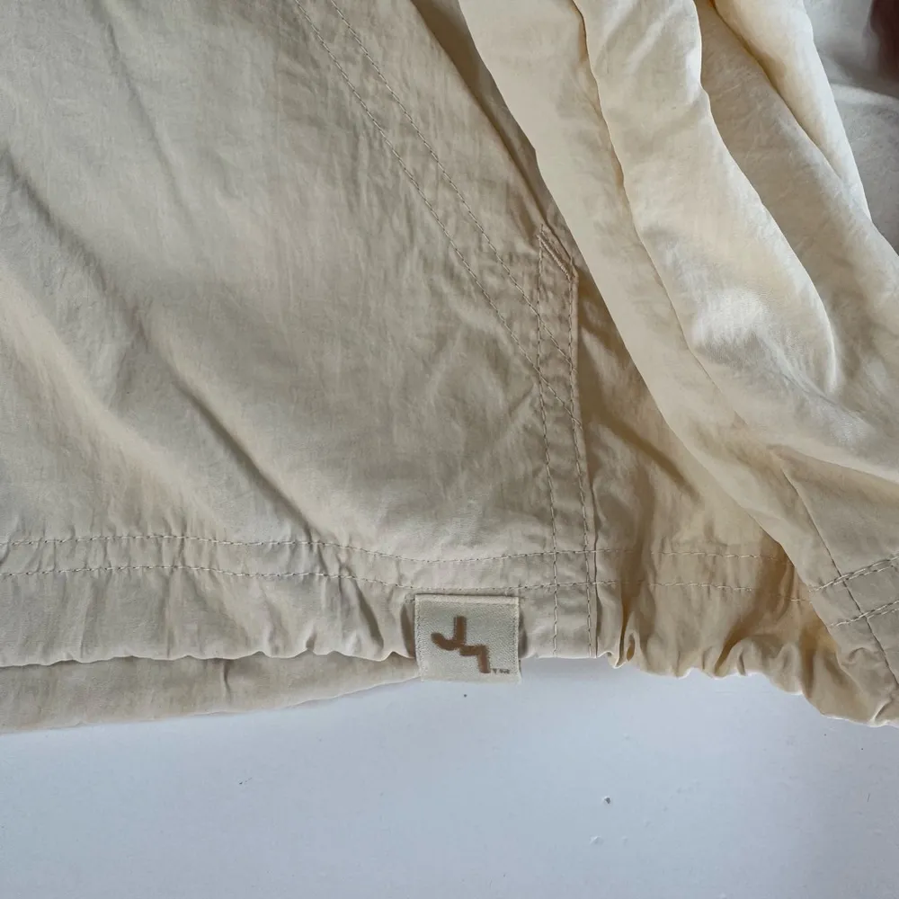 JoyLab Ivory Purple Mocha Brown Cropped Hooded Nylon Windbreaker Jacket Medium - Image 5