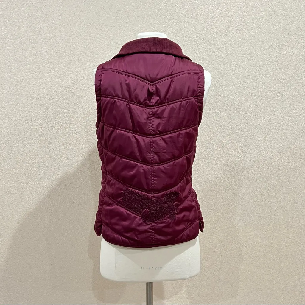 Maurices Maroon Puffer Vest with Embroidered Floral Detail Size Small - Image 7